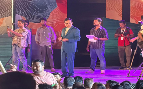 নরসিংদীতে ‘ইত্যাদি’ শুটিংয়ে বিশৃঙ্খলা, মোবাইল চুরি